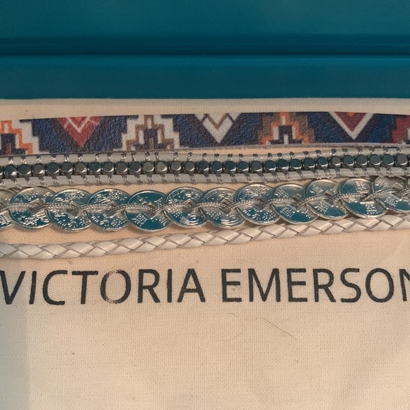 NWT NEW Victoria Emerson bracelet - Picture 5 of 5